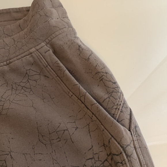 Lululemon Thread Dye Rover Black Warm Down Jogger 7/8 Length - Picture 8 of 9